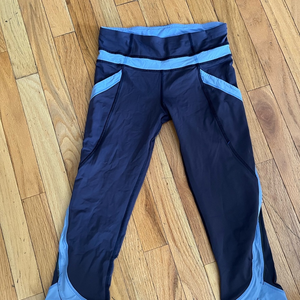 Lululemon capris size 4